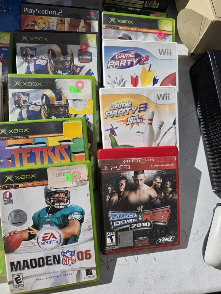 Mixed Lot Of 27 Games With 20 Controllers - Image 4 of 4