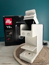 macchina da caffe Illy iperespresso bianca con capsule; ottime condizioni