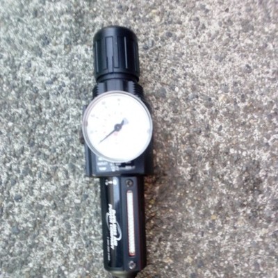 Devilbiss ACP221 Centrifugal 3/8  Filter & Regulator Unit 250/150 PSIG Max