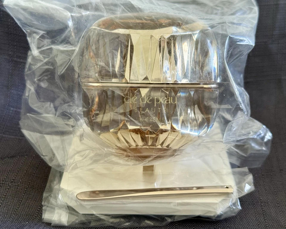 CLE DE PEAU LA CRÈME 30mL CPB La Cream Foto 2 de 3