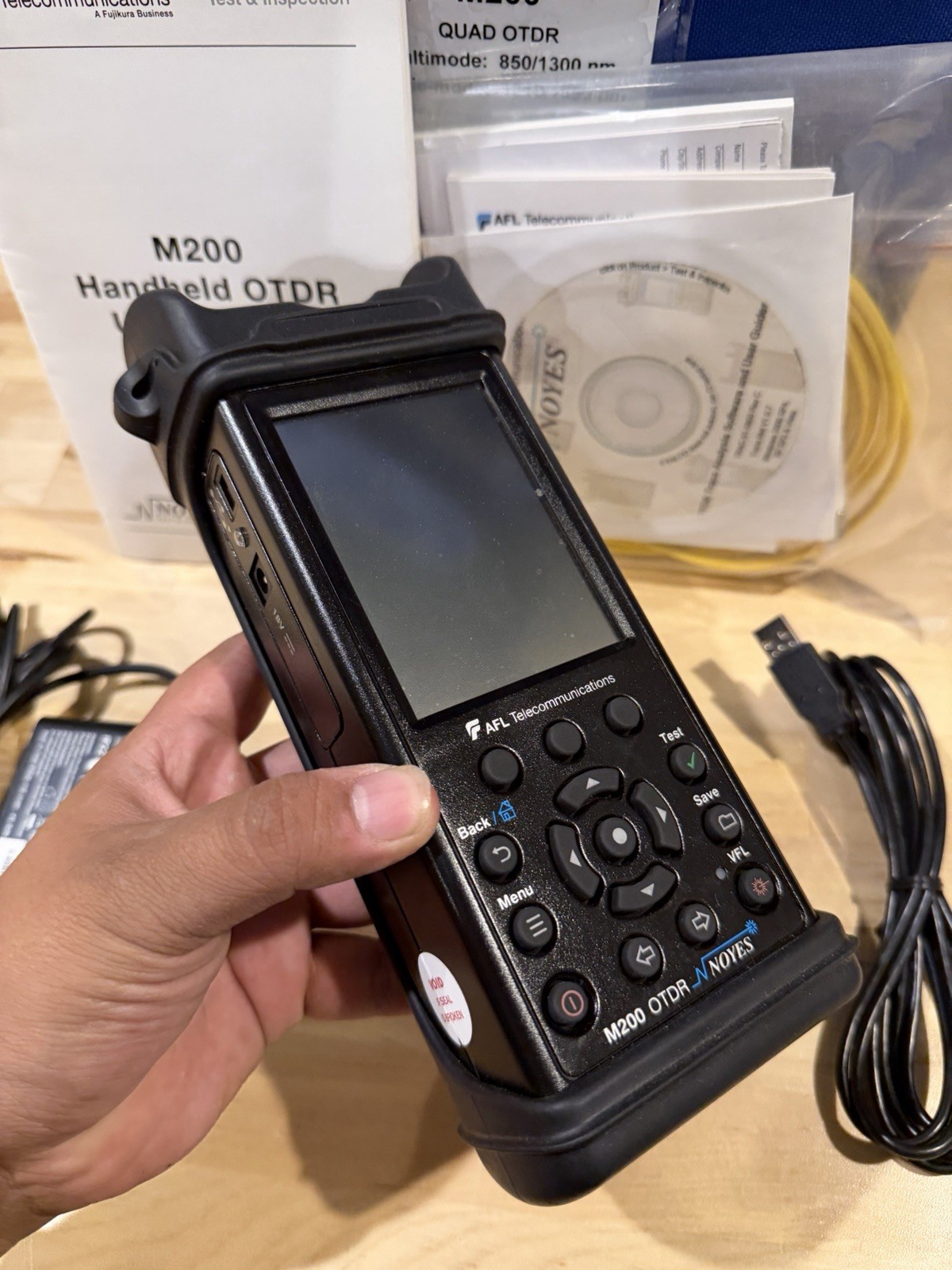 AFL NOYES M200 OTDR SM 1310/1550 W/ ACCESSORIES- PARTS ONLY (FOR PARTS)