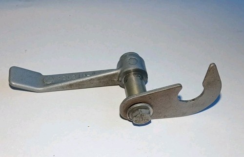 Evinrude/Johnson 20-35 HP Hood Latch OMC 321318