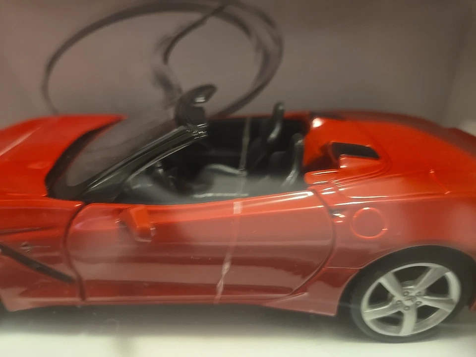 Chevrolet Corvette C7 Stingray Convertible Maist modelo diecast 2014. Foto 3 de 4
