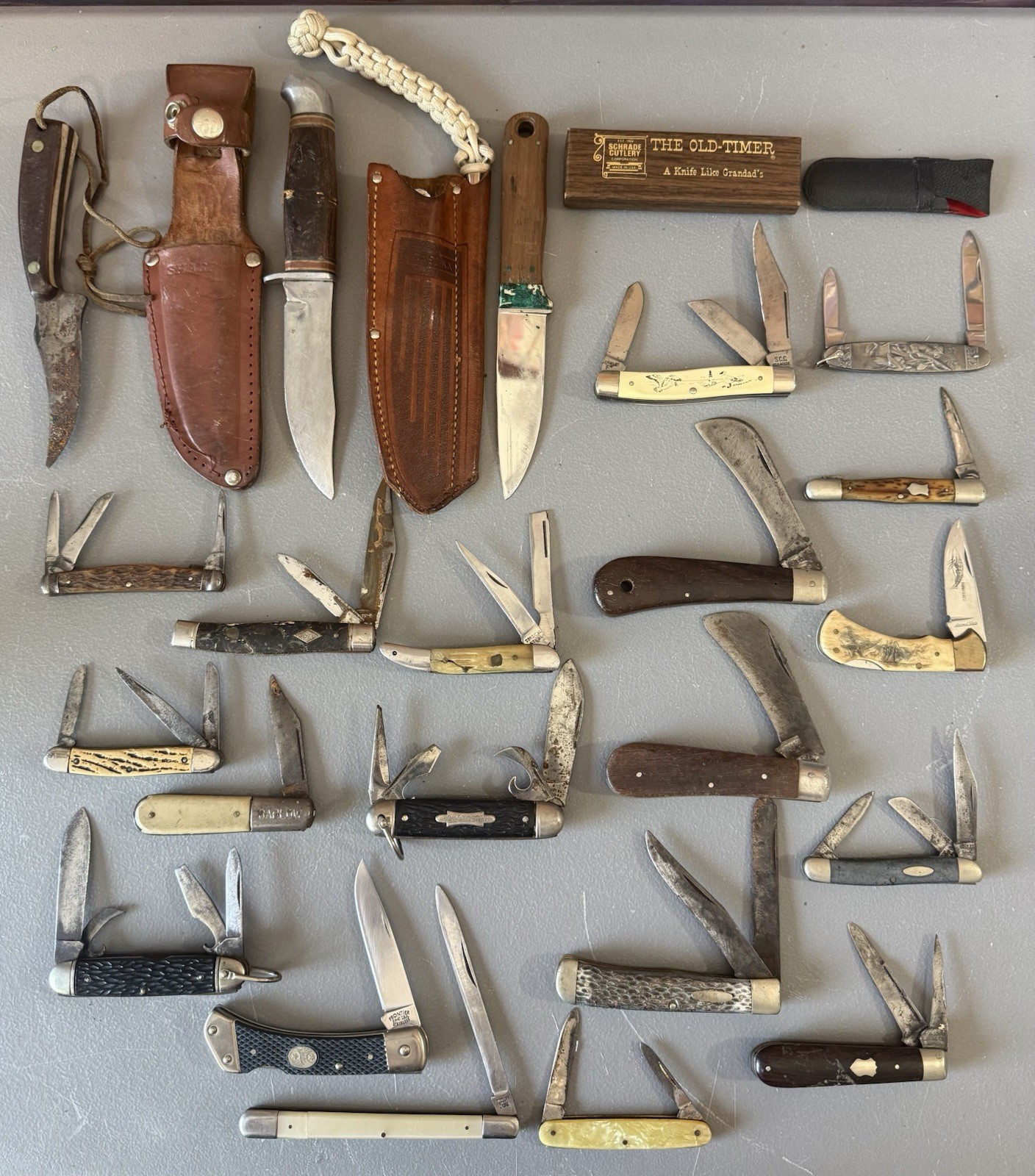 Lot 22 Vintage Fixed & Folding Blade Knife Case XX Remington UMC Kabar Schrade