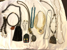 Fashion Jewelry Lot Mixed Costume Necklaces  Earrings 11 Pieces Nice 