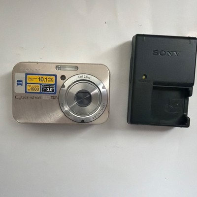 Sony Cyber-shot DSC-N2 10.1MP Digital Camera W Battery & Charger