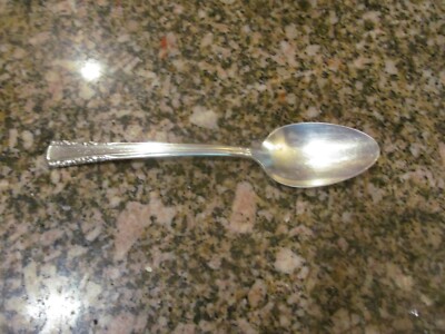 International Silver MAY QUEEN Silverplate Holmes & Edwards 1951 place Spoon