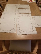 Vintage Mastercraft handmade 5 piece linen dresser scarves or  table runners.