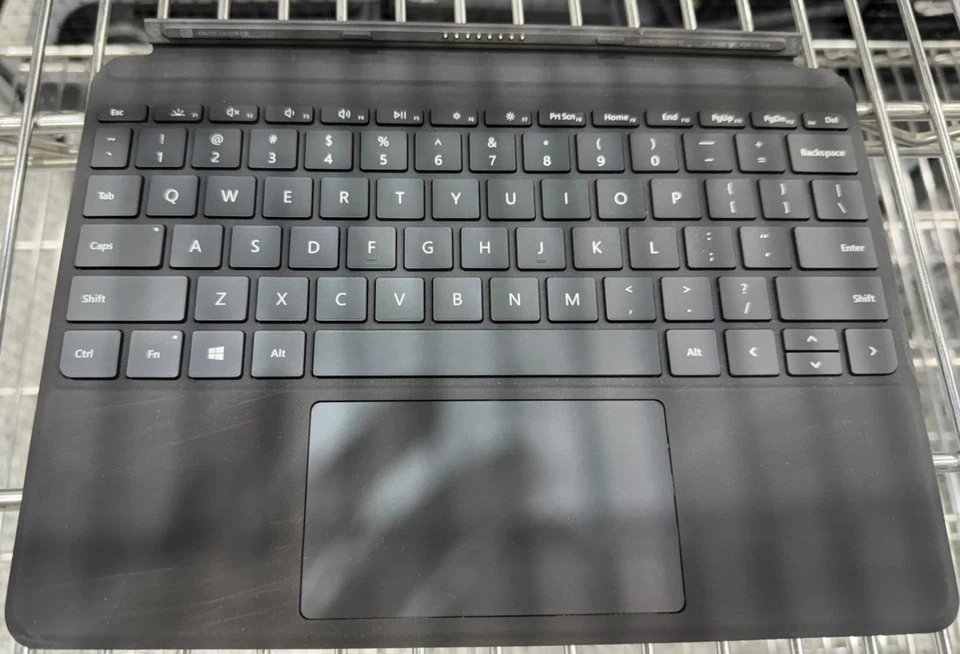 Teclado Microsoft 10 pulgadas Surface Go 1 2 3 4 tipo cubierta 1840, buen estado Foto 2 de 4