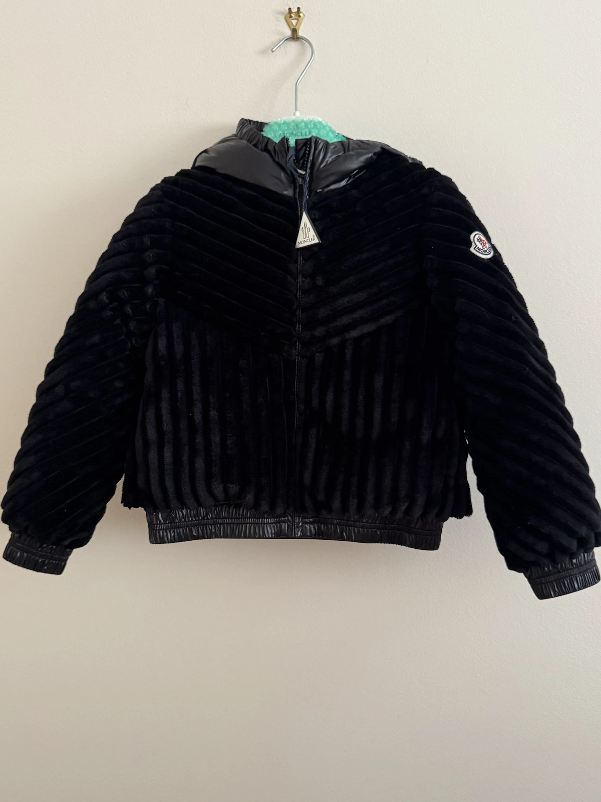 Piumino Moncler bambino taglia 10 Pedrix Giubotto nero pelliccia sintetica cappuccio morbido nuovo con etichette