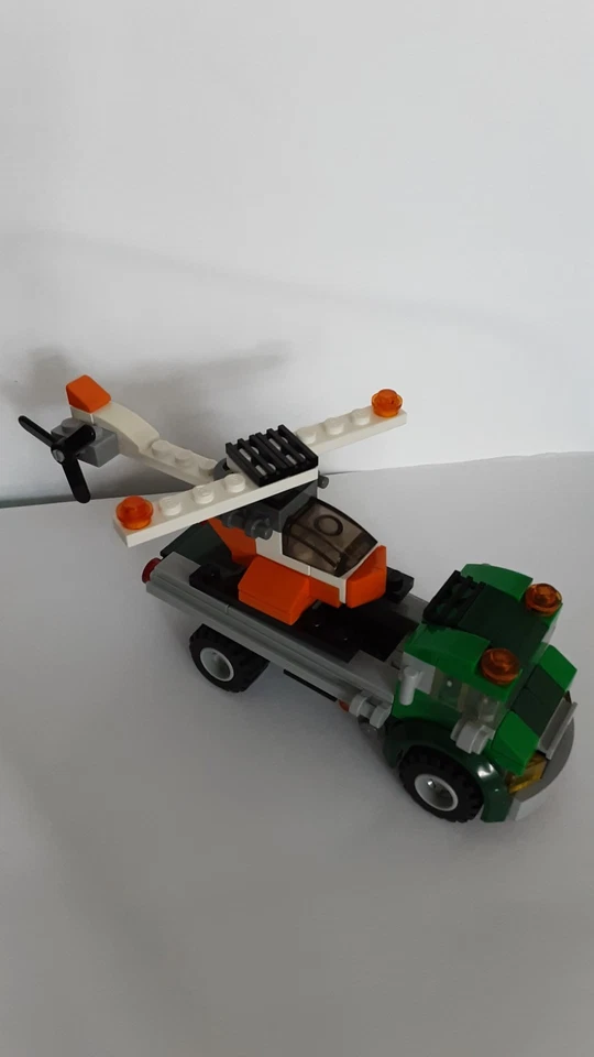 LEGO Creator 31043 Chopper Transporter, photo 2 of 4