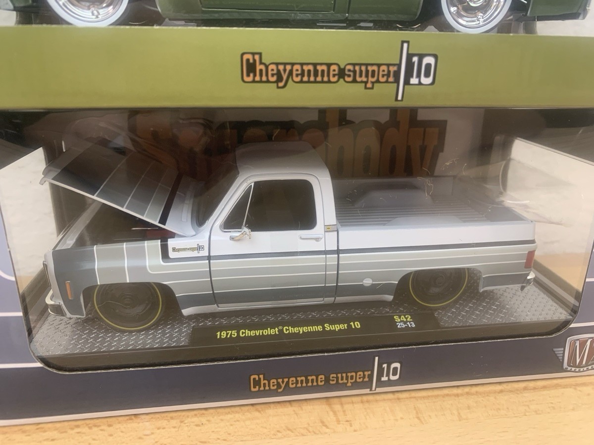 M2 Machines 1/24 Squarebody Syndicate S42 Greenbean & Chevrolet