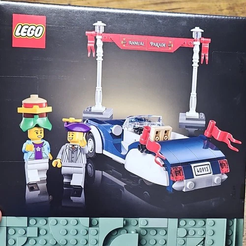 LEGO Icons Vintage Parade Car 40913 Annual Silly Hats Parade 243 Pieces