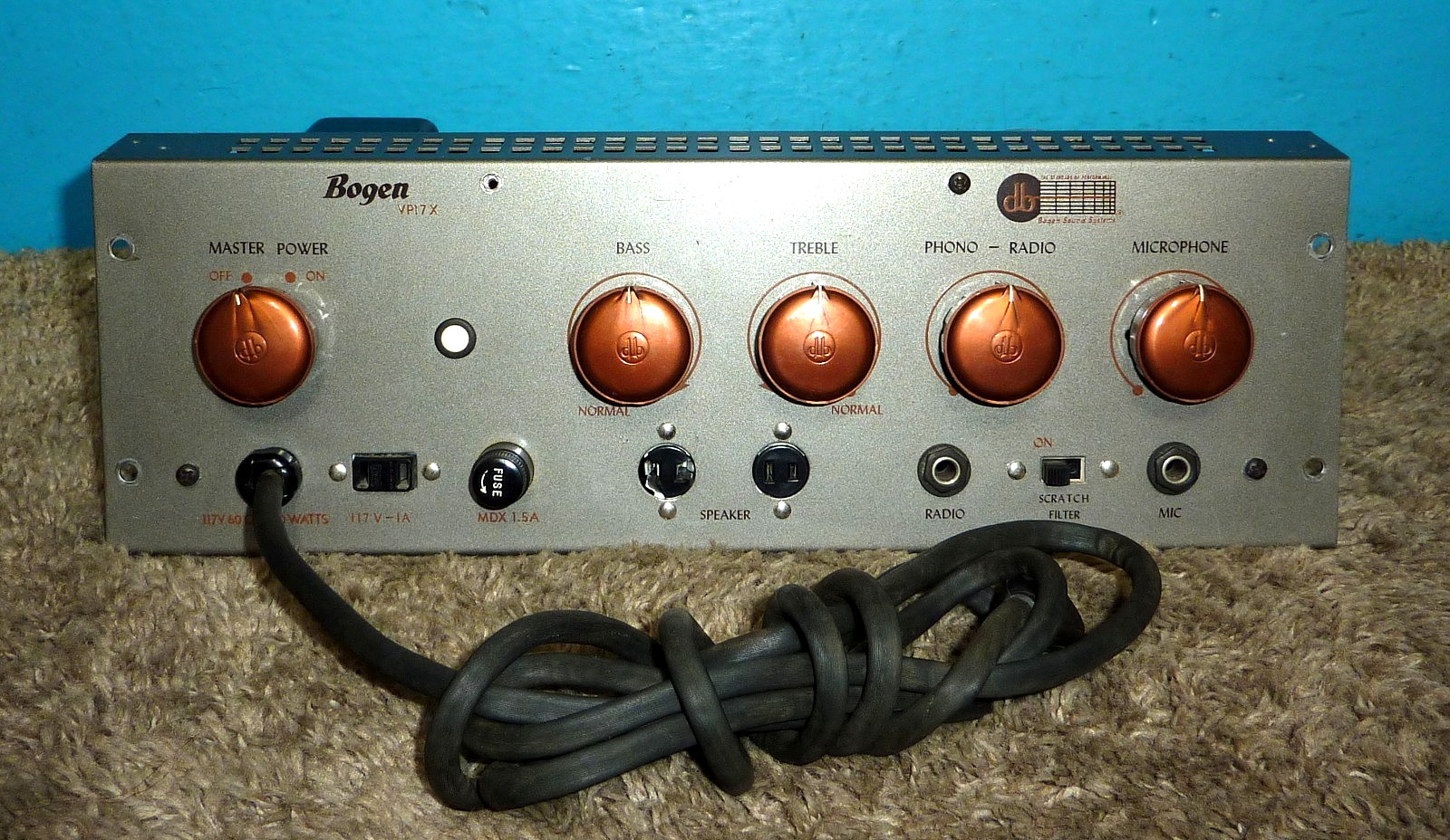 Bogen VP17X Mono Tube Amplifier Powers On