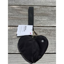 LULULEMON Dual Pouch Wristlet Heart NWT black gold