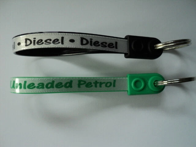 FUEL REMINDER LOOP KEYRING *LOOK* NEW