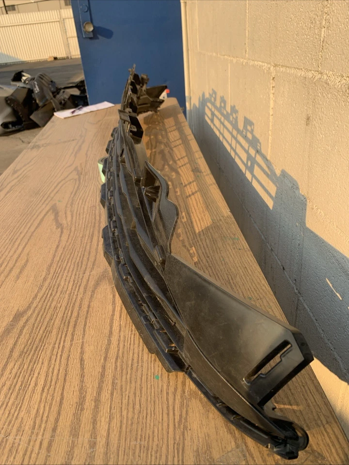 Audi Q3 2019-2024 parrilla inferior delantera OEM usado Foto 3 de 4