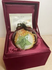 Ne' Qwa "Happy Cat" Boxed Ornament Reverse Hand Painted By  Susan Winget 