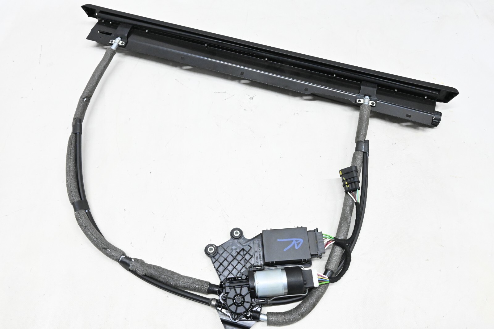 ⭐ 14-21 Maserati Quattroporte Rear Right Door Sun Privcy Shade Blind Curtain Oem