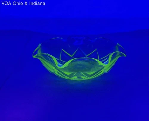 Heisey Uranium Glass Bowl Green Ruffled Depression Glass Star Pattern Vintage