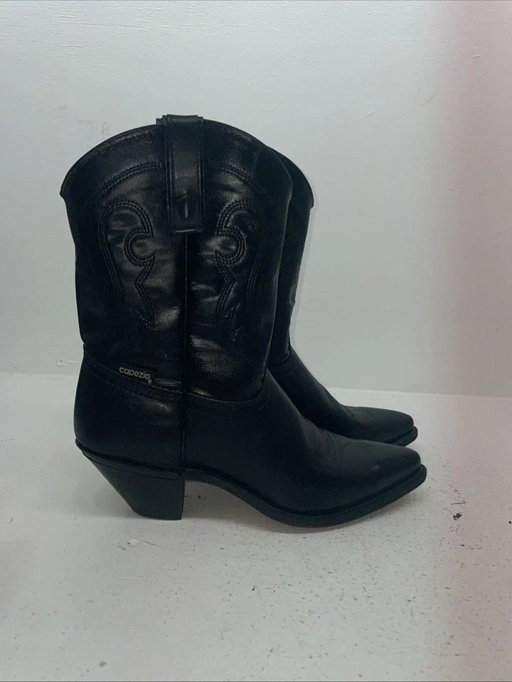 New Women’s Black Capezio Cowboy Boots. L 290 8.5 8 1/2 M. 15-49 - Image 4 of 4