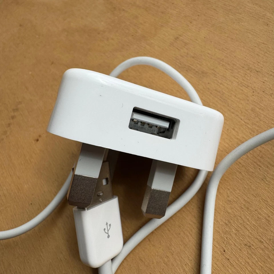 GENUINE Apple iPad 1 2 3 Mains Charger Adaptor A1399 & 30 Pin USB Cable - Image 3 of 4