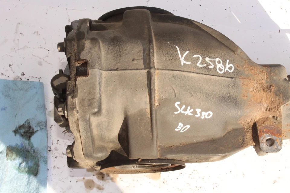 2005-2006 MERCEDES-BENZ SLK350 REAR AXLE CARRIER DIFFERENTIAL DIFF 3.27 K2586 - Image 2 of 4