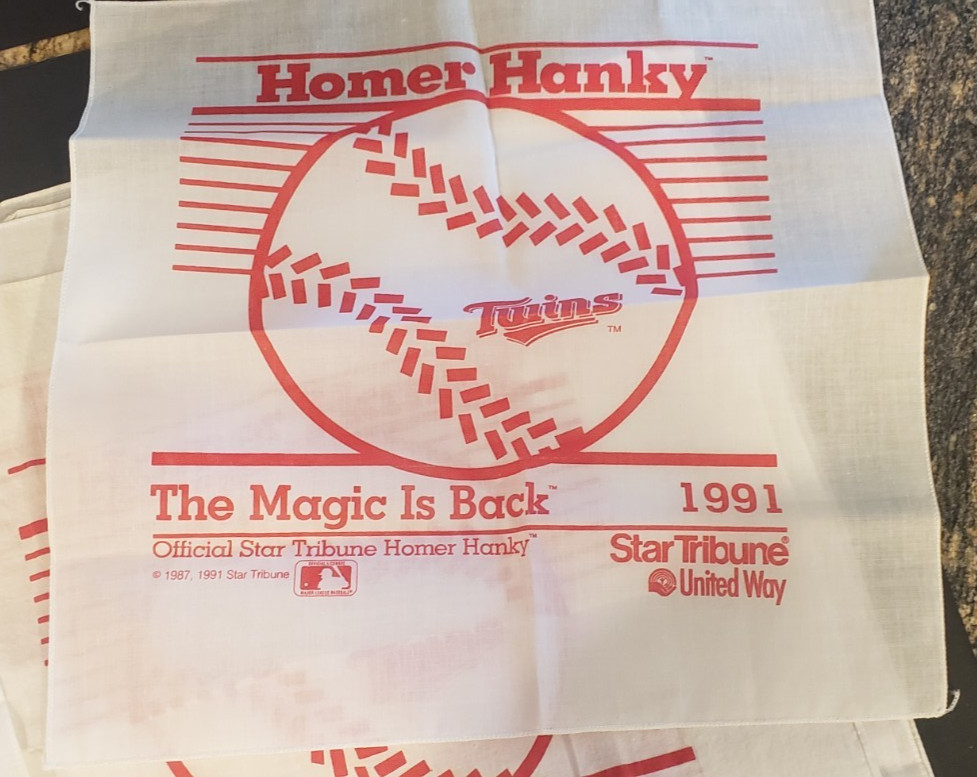 Lot of 13 Minnesota Twins Baseball Playoff Homer Hankies Towels - 1987 1988 1991 thumbnail 4