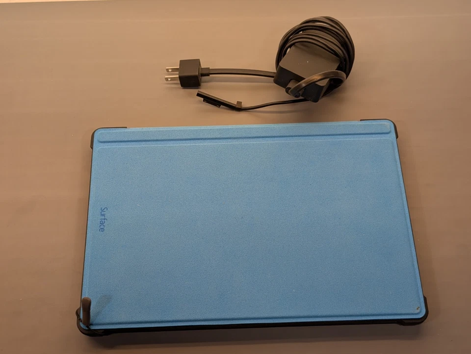 Microsoft Surface Pro 3 - i5-4300U - 128GB - 4GB RAM Win10 - Bundle w/AC & Case - Image 3 of 4