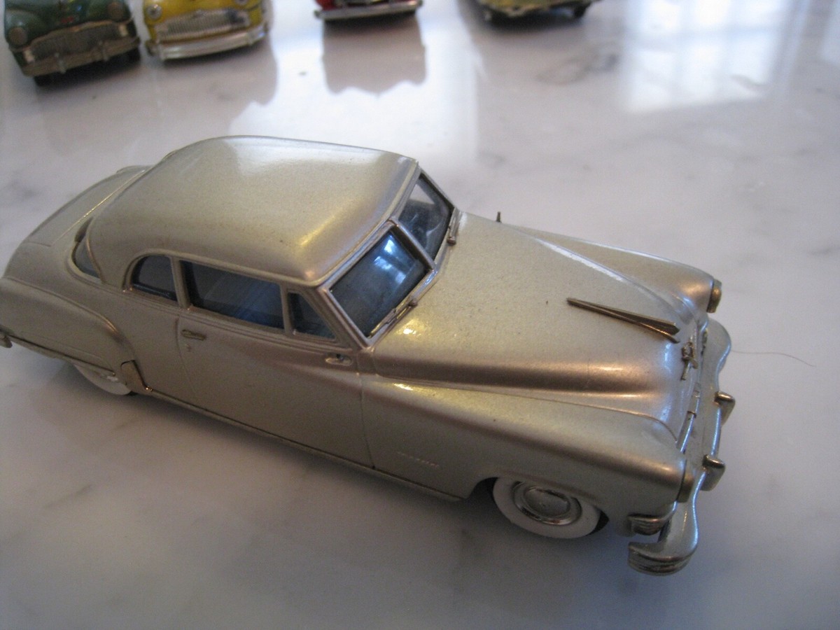 Brooklin 1952 Chrysler Imperial Newport - Édition Limitée 1/999 - 1/43 - Occasion