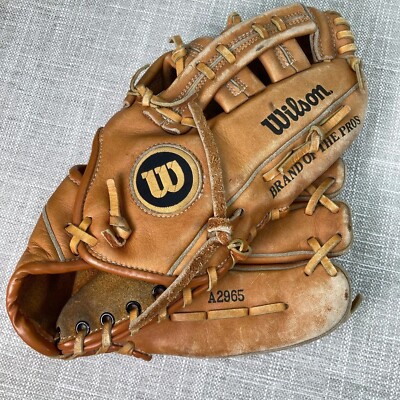 Wilson A2965 MVP Snap Action Baseball Glove RHT Right Hand Throw 11.5'' Youth