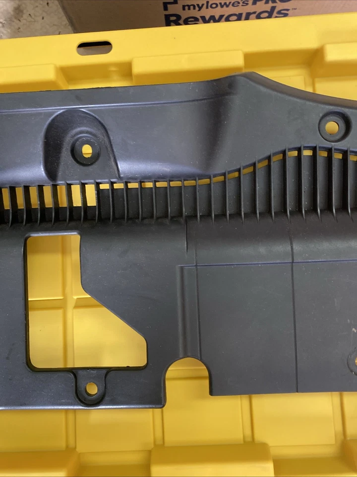 Cubierta de soporte de radiador Subaru Tribeca 2006 2007 57731XA01A panel de acceso OEM Foto 4 de 4