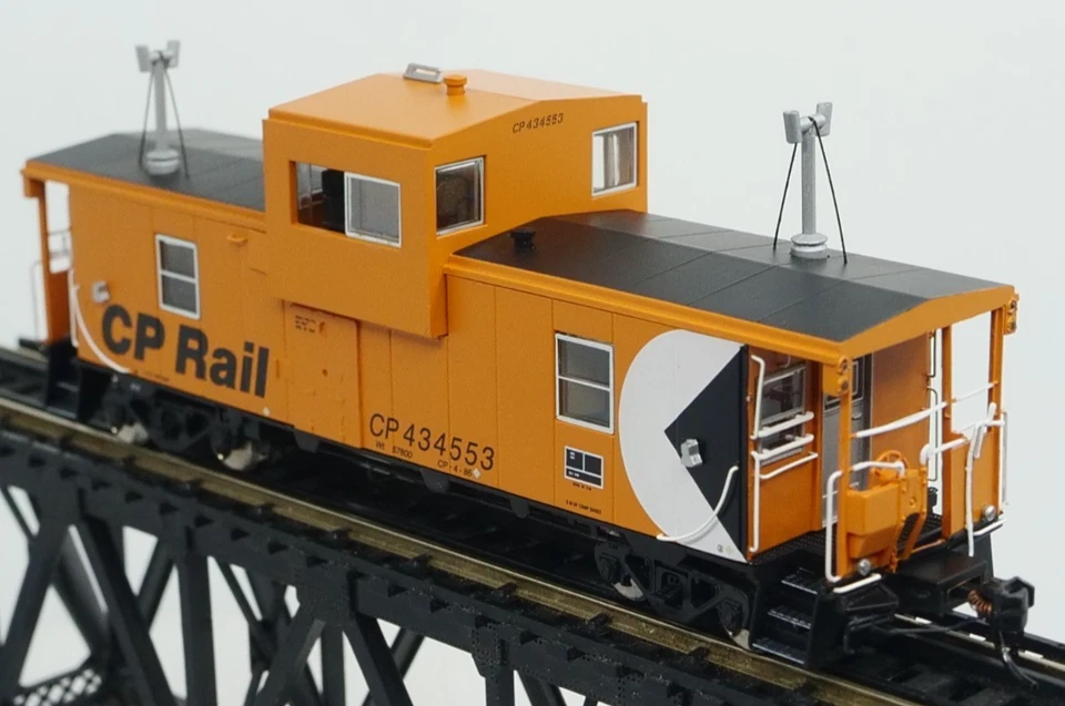 RAPIDO 110111 HO Canadian Pacific CP Rail 434513 Angus Wide Vision Caboose Car - Image 4 of 4