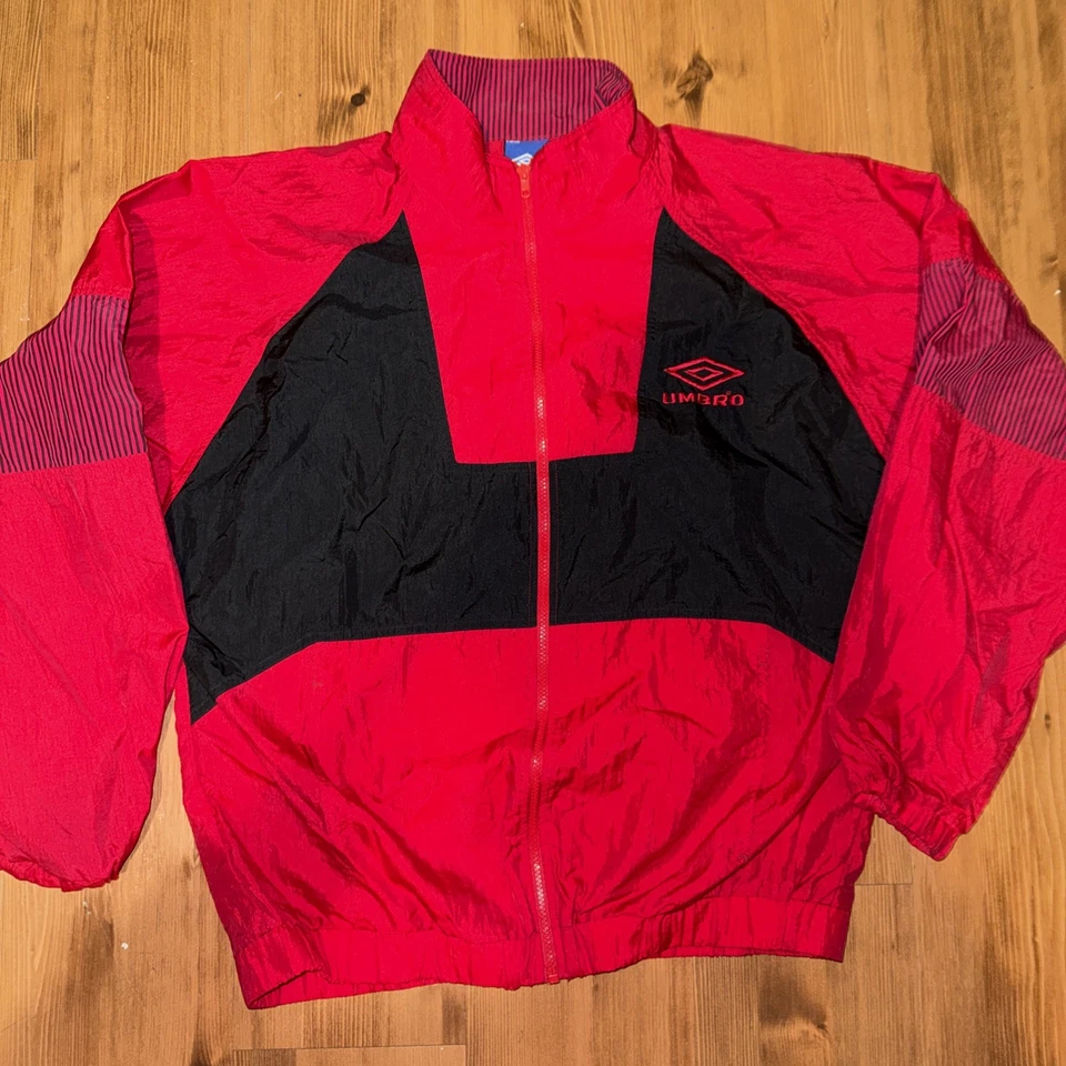 Chaqueta Umbro Vintage Roja Negra Retro Track Jacket Talla Grande Foto 2 de 4