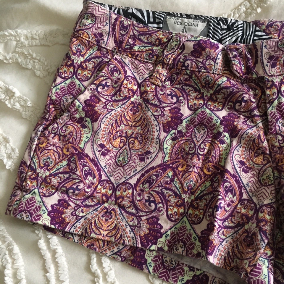 Mujer Volcom Frochickie 2.5 Corto Púrpura Paisley Talla 1, Y2K Foto 3 de 4