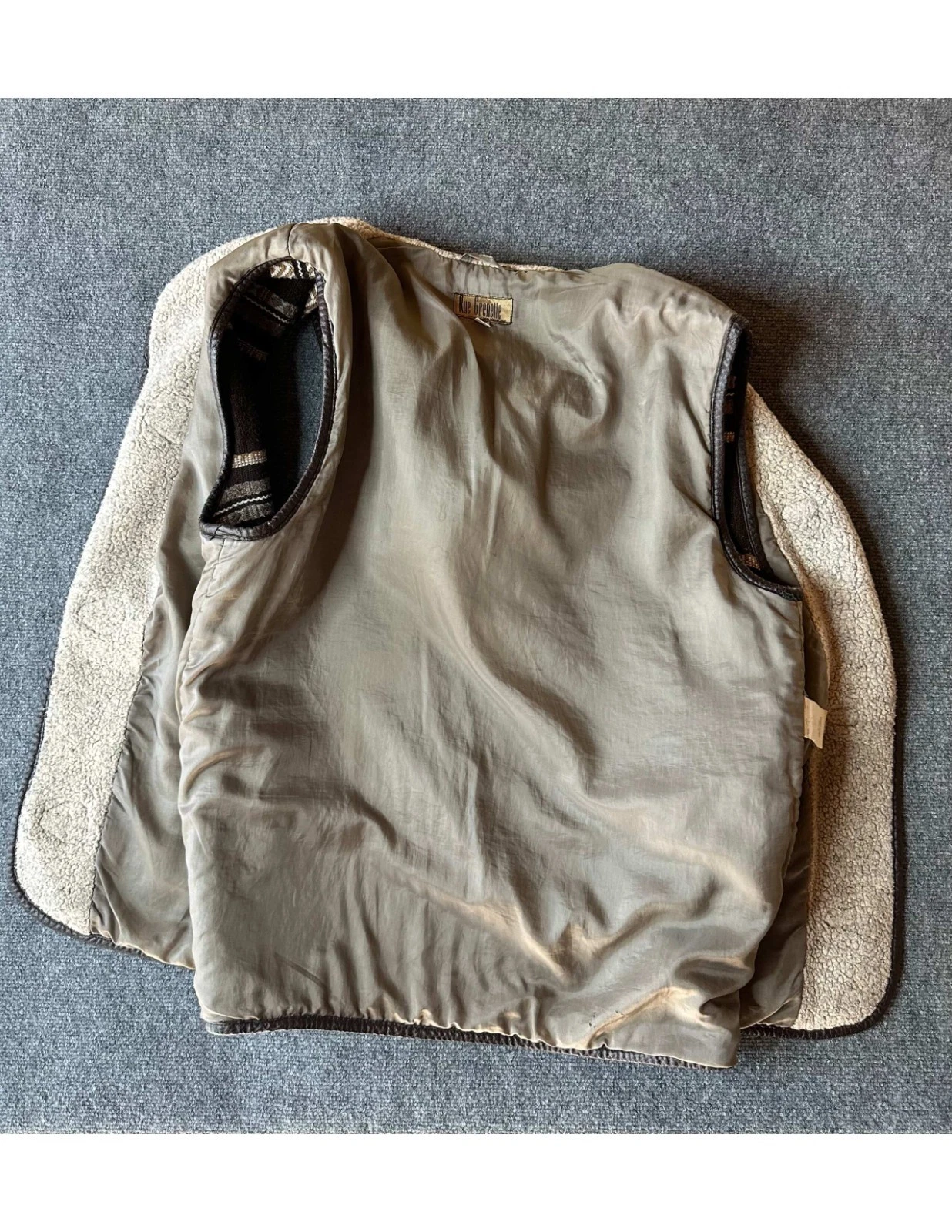 "Rue Grenelle" 1980 vintage wool men vest medium, 3 pockets, breast with zepper - product detail image 9