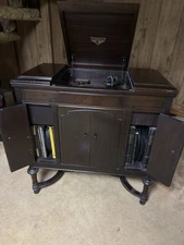 Victor Victrola Antique Phonograph Cabinet Record Player.