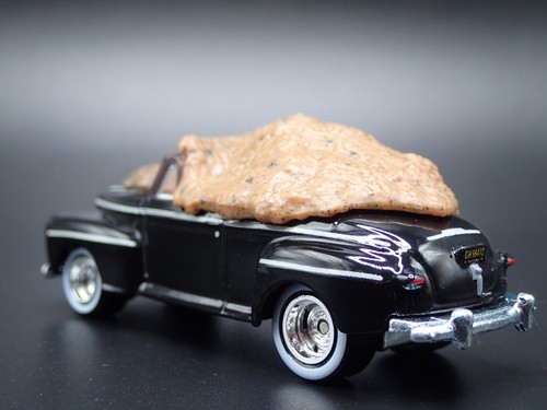 1940 40 FORD SUPER DE LUXE BIFFS BACK TO THE FUTURE 1:64 SCALE DIECAST MODEL CAR - Picture 5 of 8