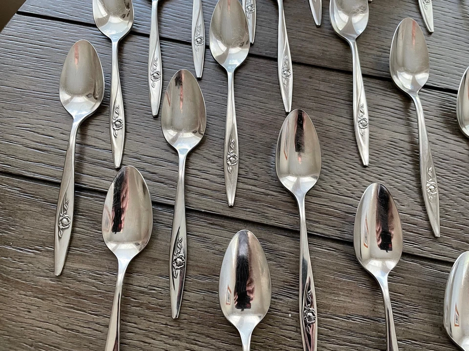 23 Oneidacraft Deluxe Stainless LASTING ROSE Teaspoons 6” - Image 4 of 4