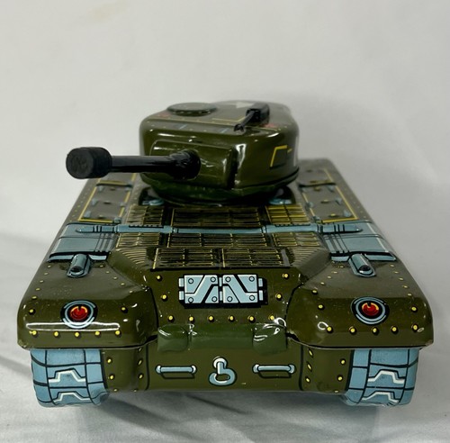 RARE 1950s JAPAN VINTAGE SPARKLING FRICTION TANK 9โ M-4 36100 Vehicle In Box ๐ฅ - Picture 3 of 10