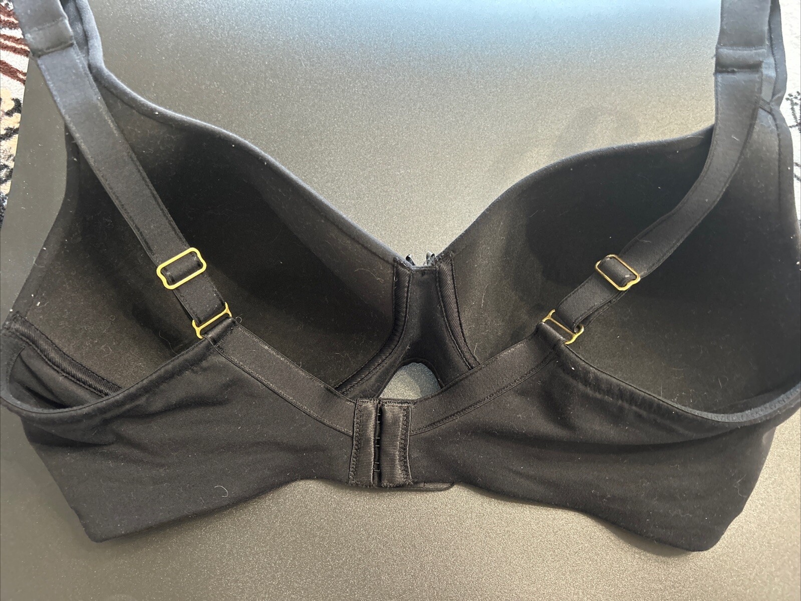 FILA Reggiseno senza fili abbracciabile Soma taglia 38D t shirt nero massiccio foderato modellato