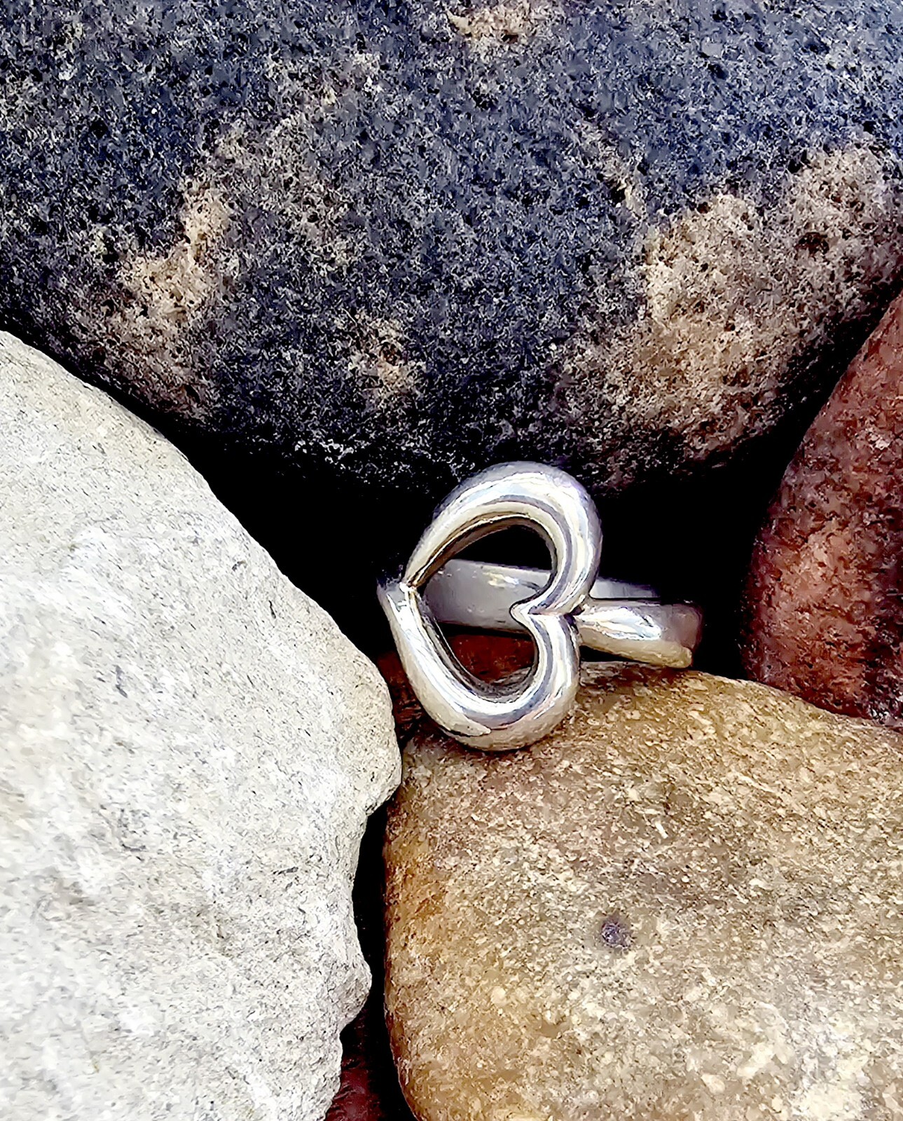 James Avery Heart Ring Size 7 - image 1