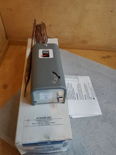Johnson Controls A19adb-38C Line Volt Mechanical High 100 Degrees WE*SHIP TODAY