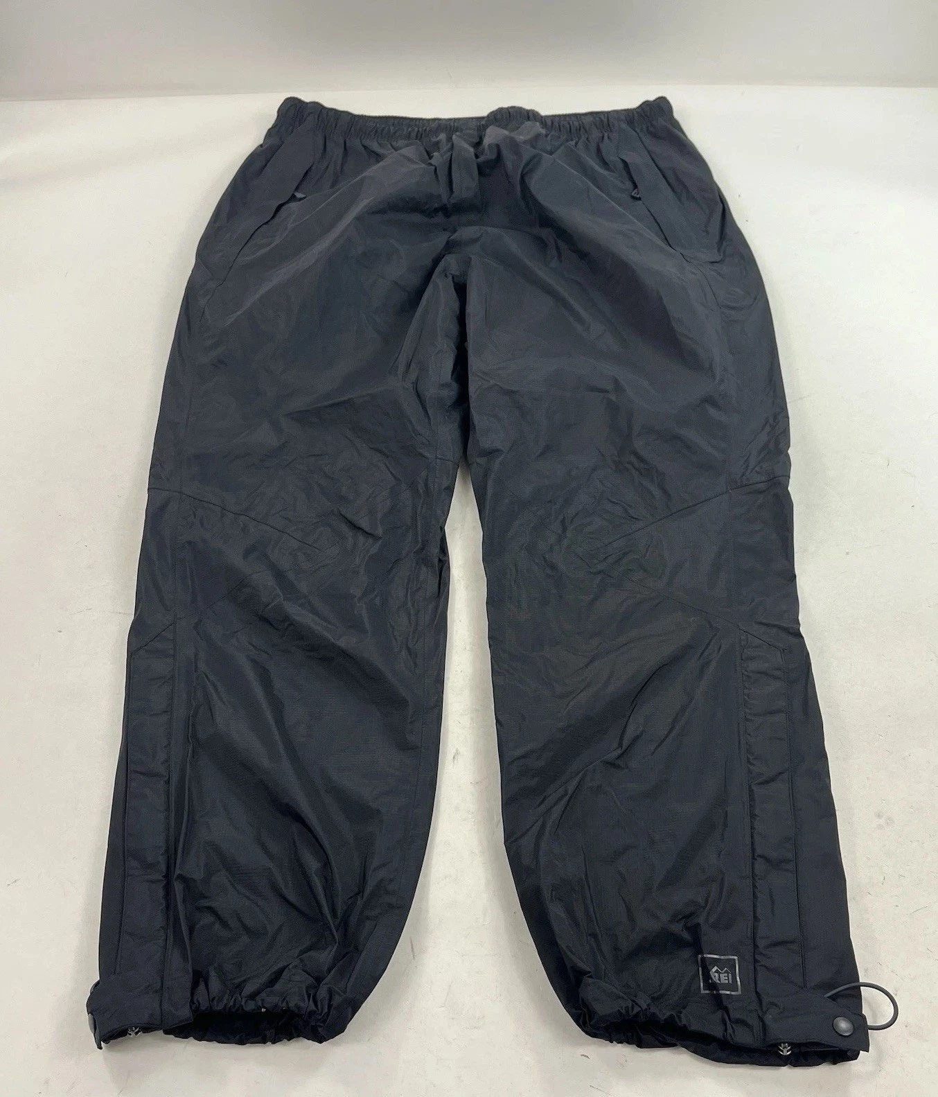 REI Men’s Black Waterproof Rain Shell Pants Size XL 30” Inseam Hike Snow Camp
Opens in a new window