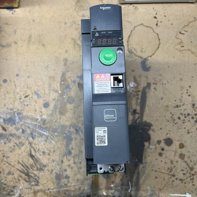 NEW Schneider ATV320U40N4B Variable Speed Drive 5HP NO BOX