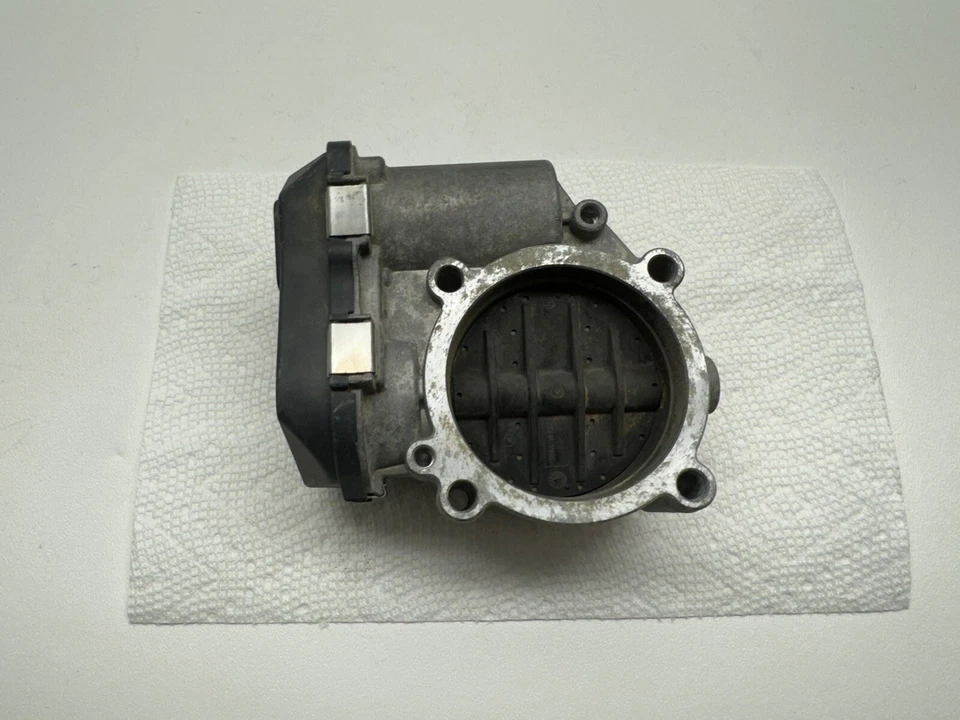 Carrocería del acelerador original barato Audi A6 Quattro 3,0 L 2009 2010 2011 2012 2013-2018 Foto 3 de 4