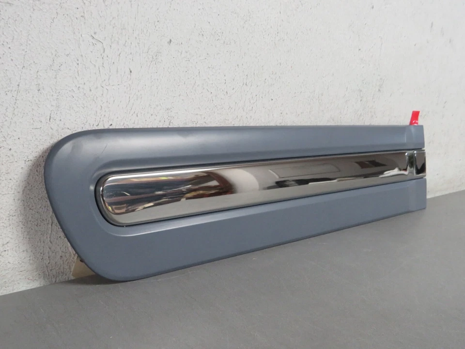 2014 2015 2016 2017 FIAT 500L RIGHT SIDE REAR DOOR LOWER MOLDING - Image 3 of 4