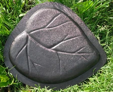 Concrete Leaf stepping stone mold 15" x 14" x 1" garden casting cement mould