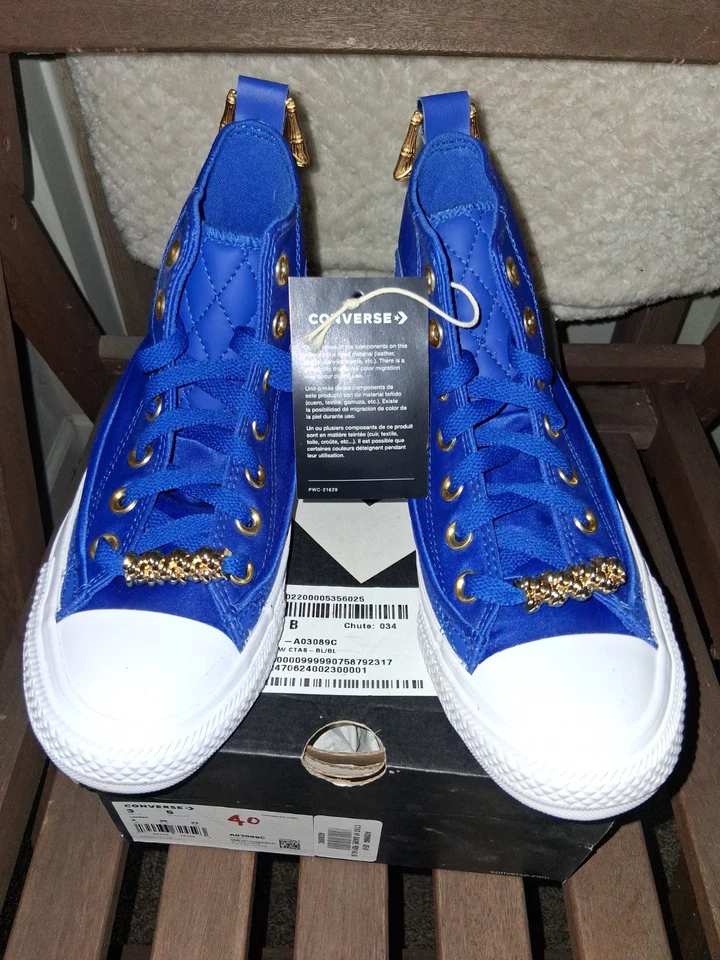 Converse - Zapato Tenis Game ROYAL/Dorado/Blanco, Talla 5, Nuevo En Caja Foto 4 de 4