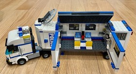 Complete 2011 Lego City/Town Mobile Police Unit Set #7288 with Instructions